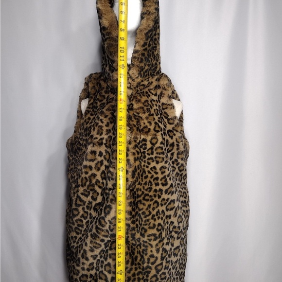 Carmen Leopard Print Faux Fur Hooded Vest size L pre owned Exellent condition - Picture 13 of 13